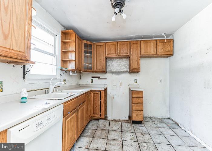 1152 Latrobe Dr