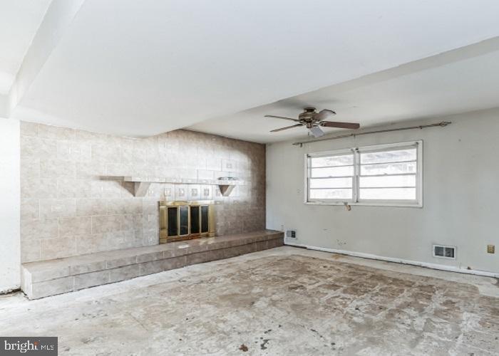 1152 Latrobe Dr