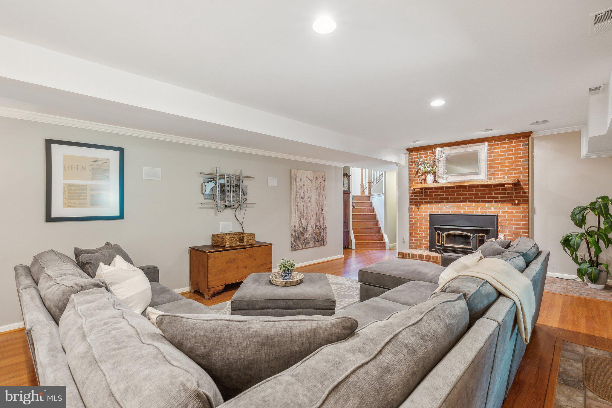 609 Dunberry Dr
