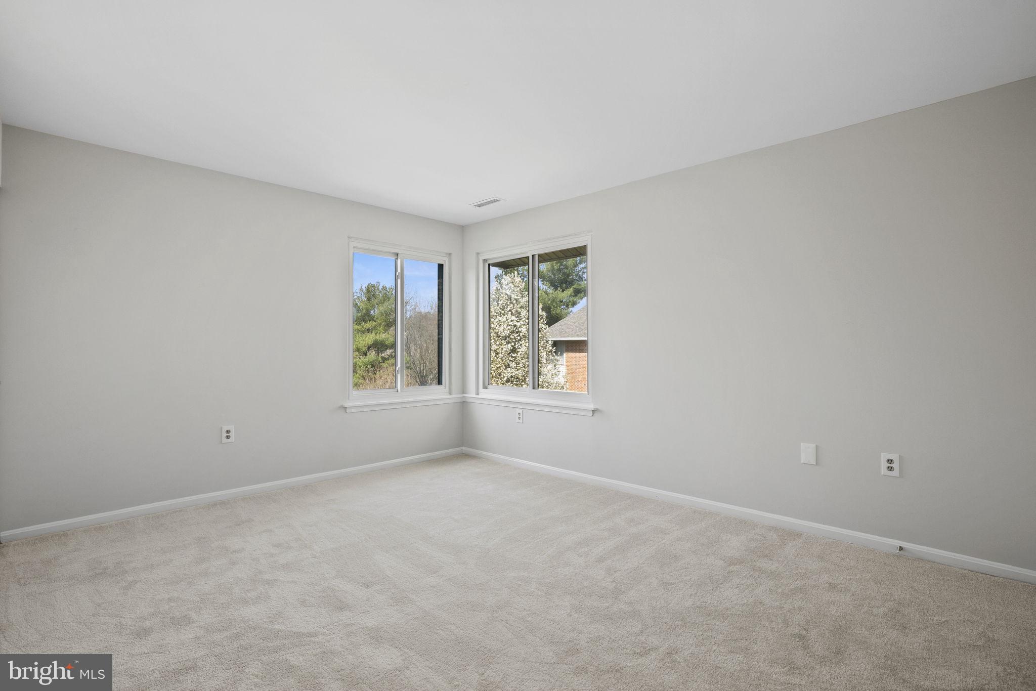 1117 Castle Harbour Way #3b