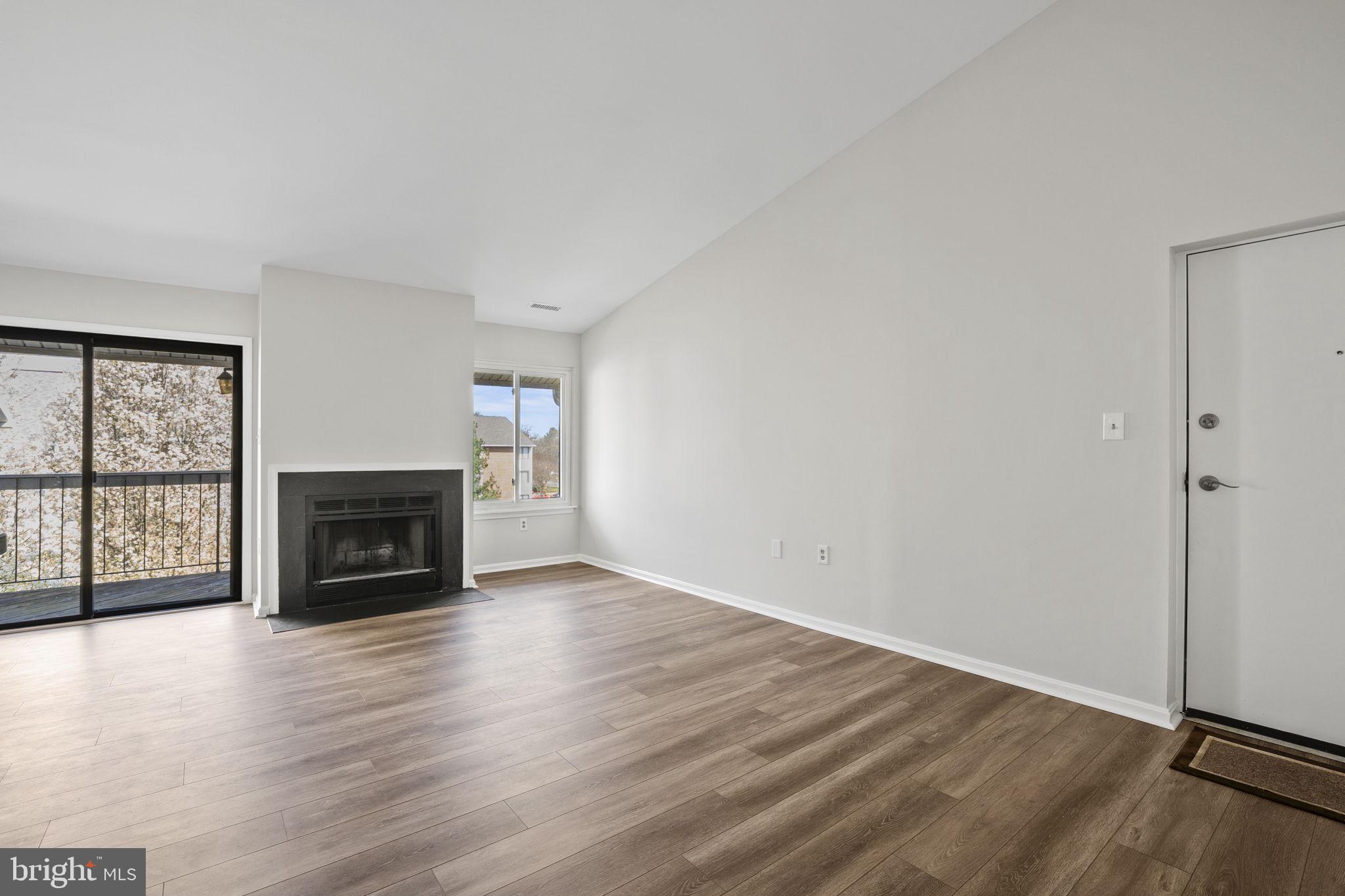 1117 Castle Harbour Way #3b
