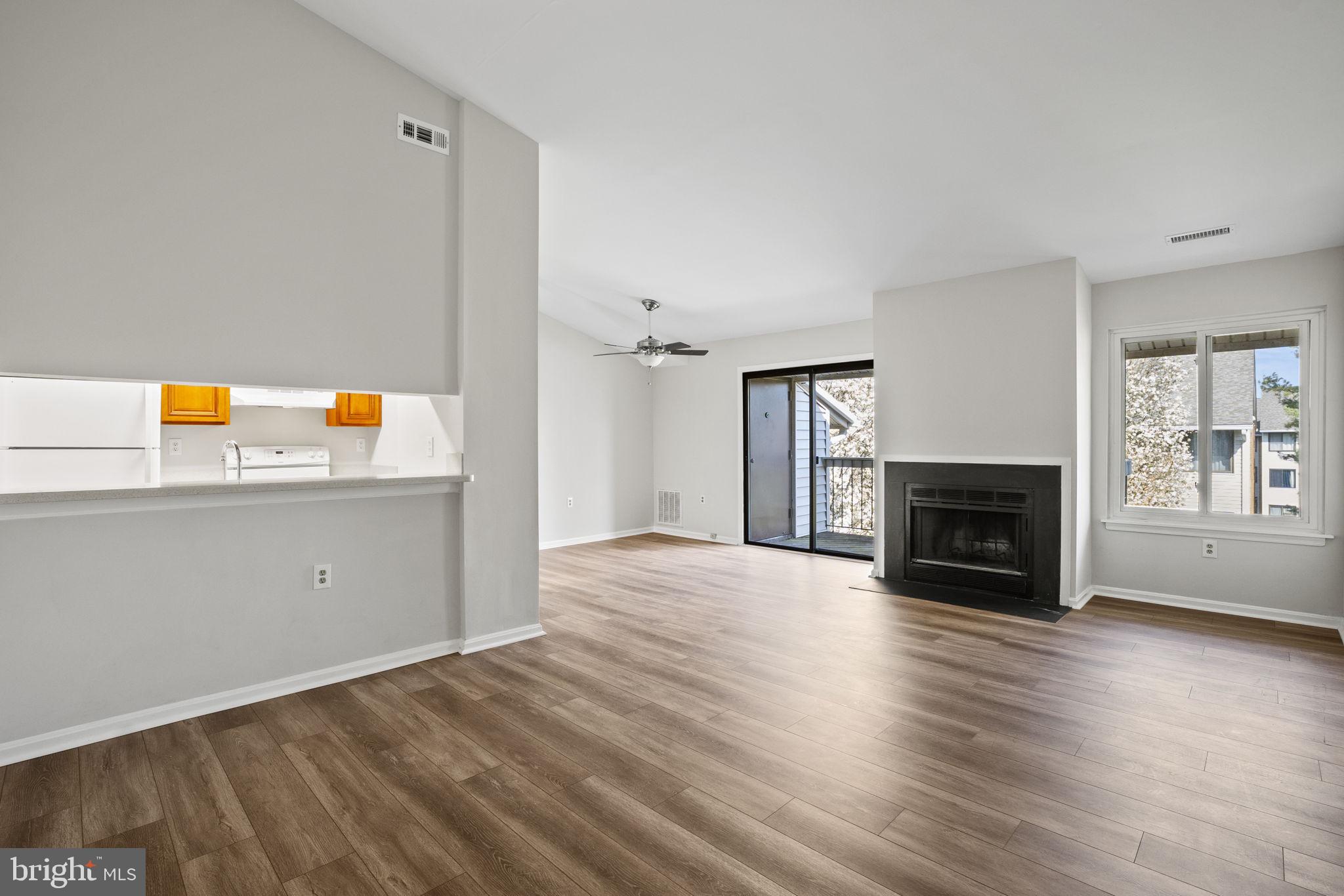 1117 Castle Harbour Way #3b