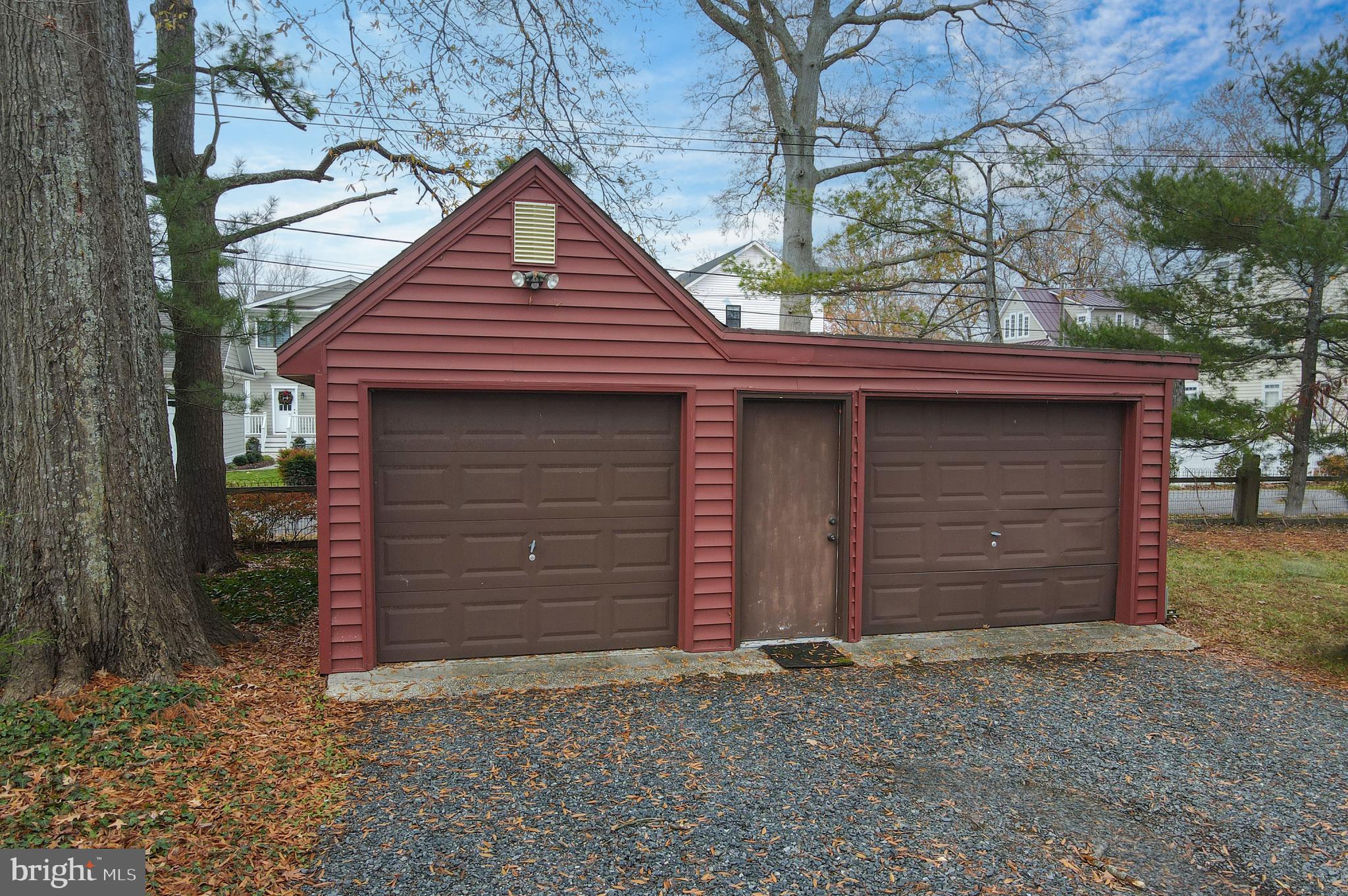 4929 E Chalk Point Rd