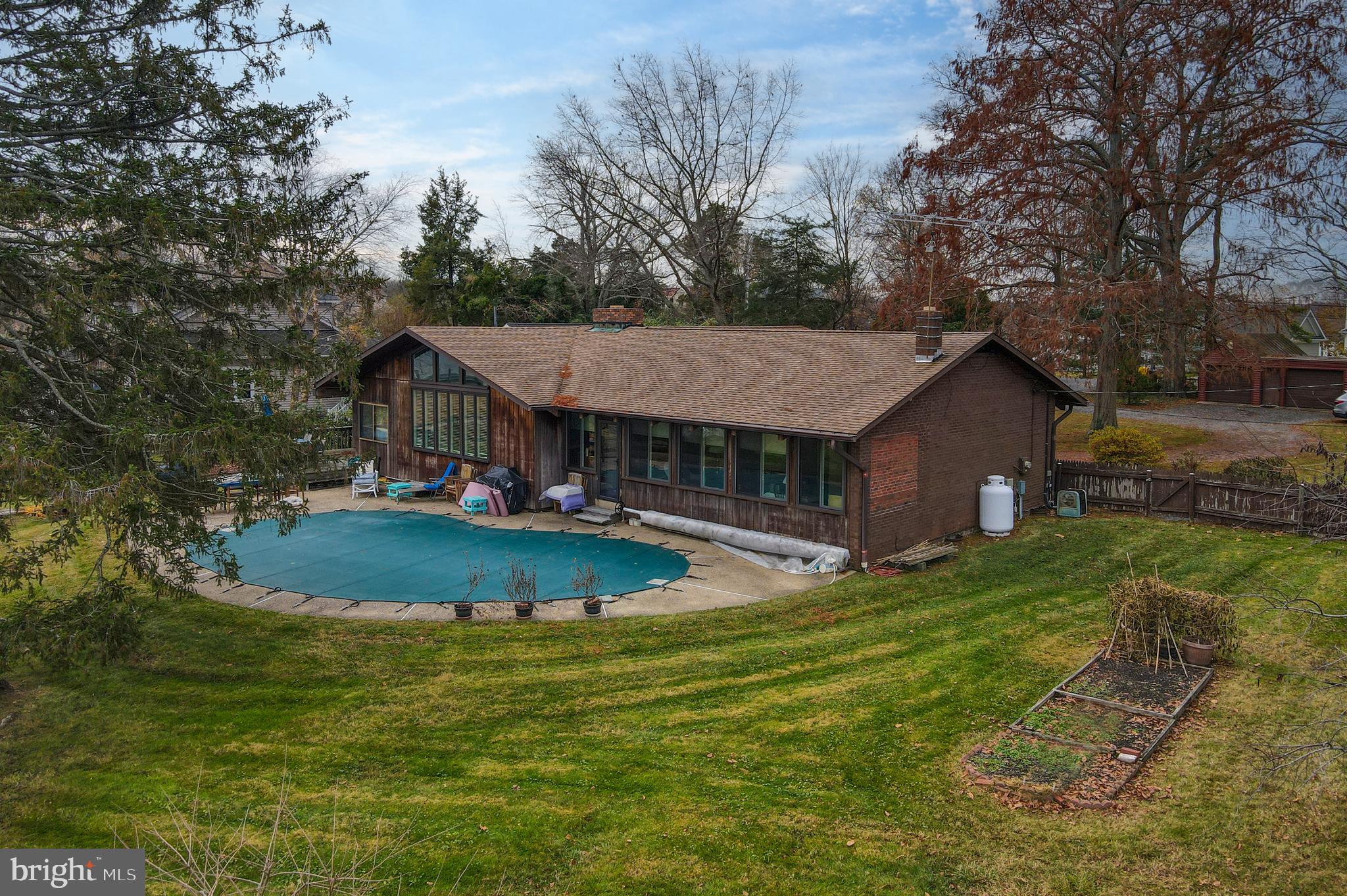 4929 E Chalk Point Rd