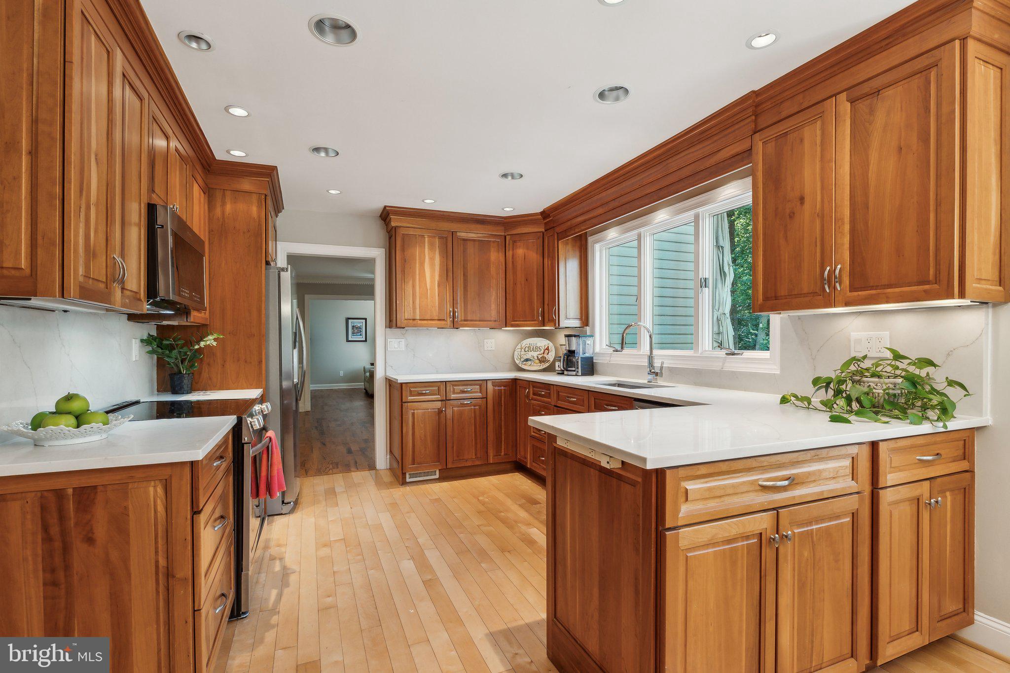 641 Shore Acres Rd