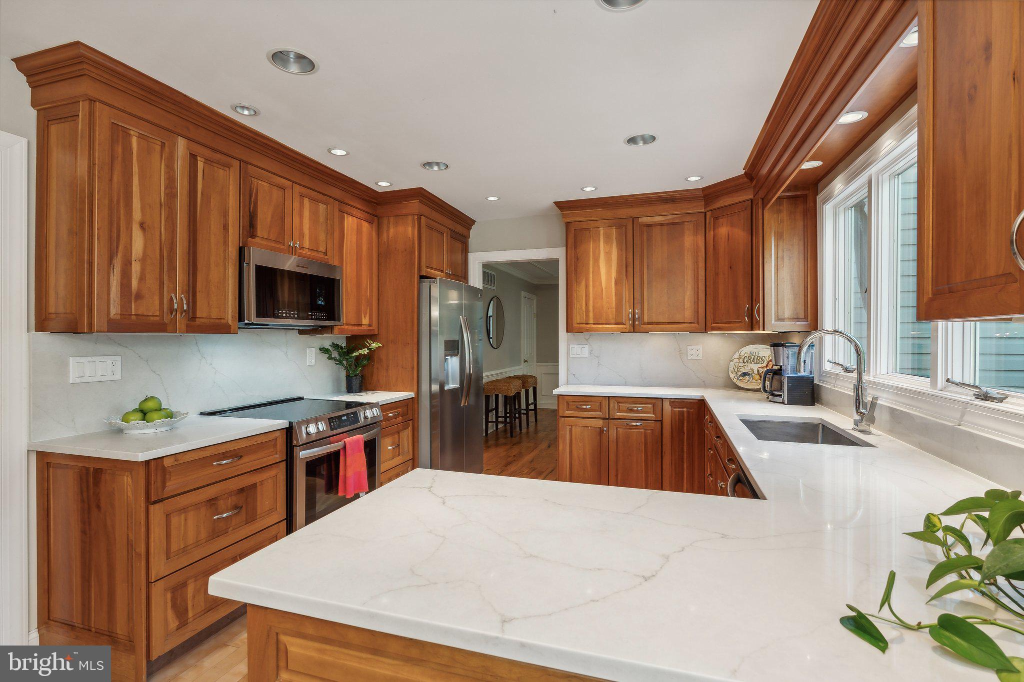 641 Shore Acres Rd