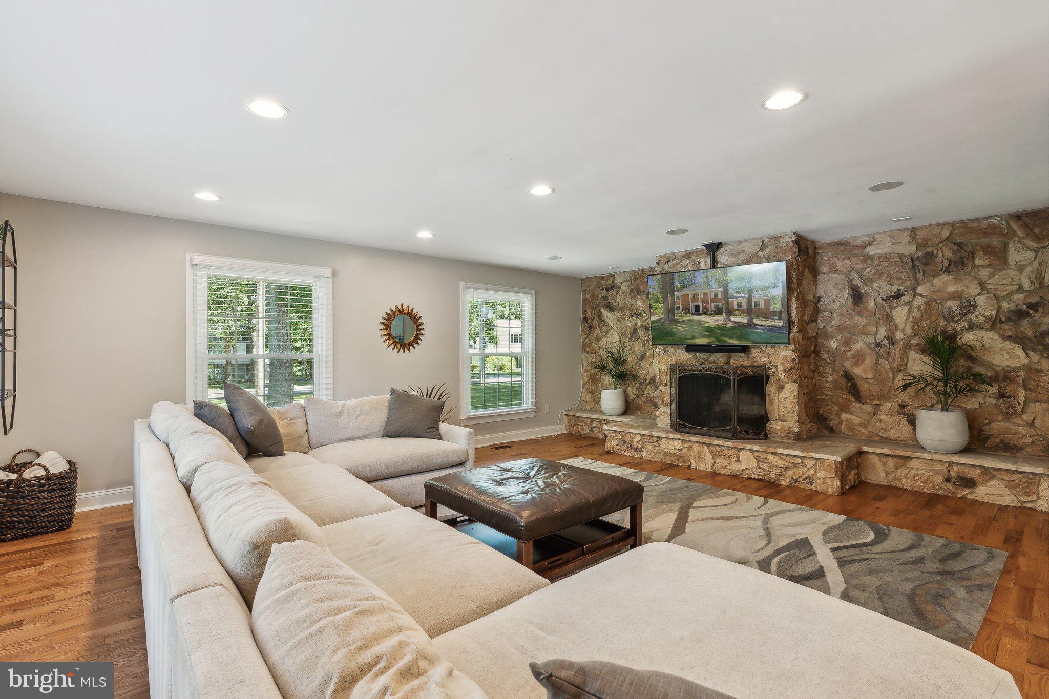 641 Shore Acres Rd
