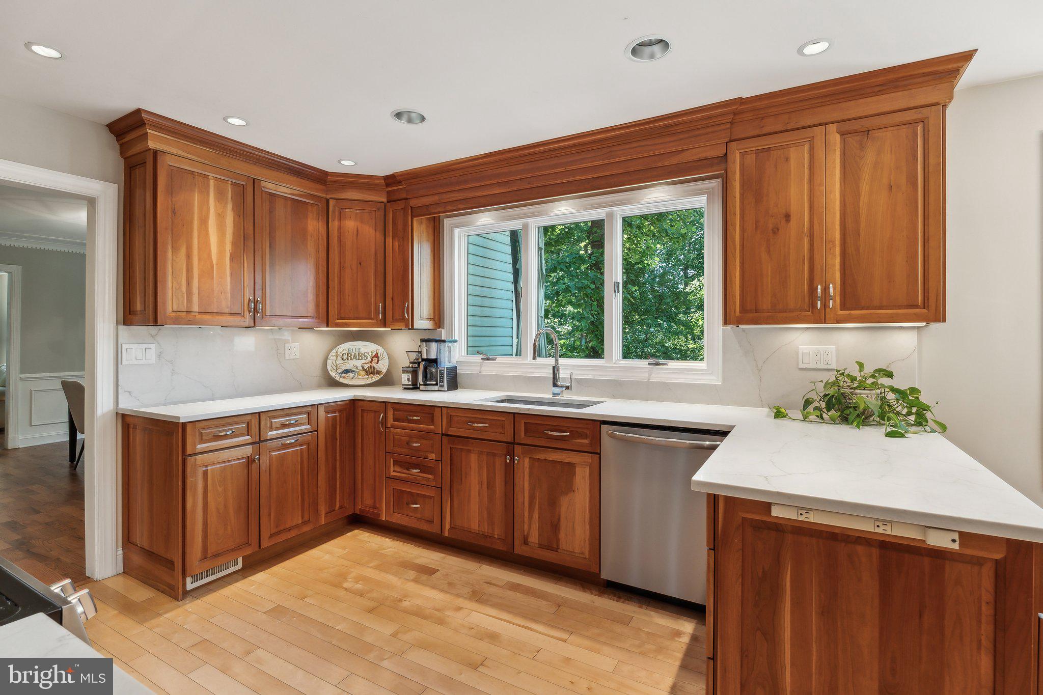 641 Shore Acres Rd