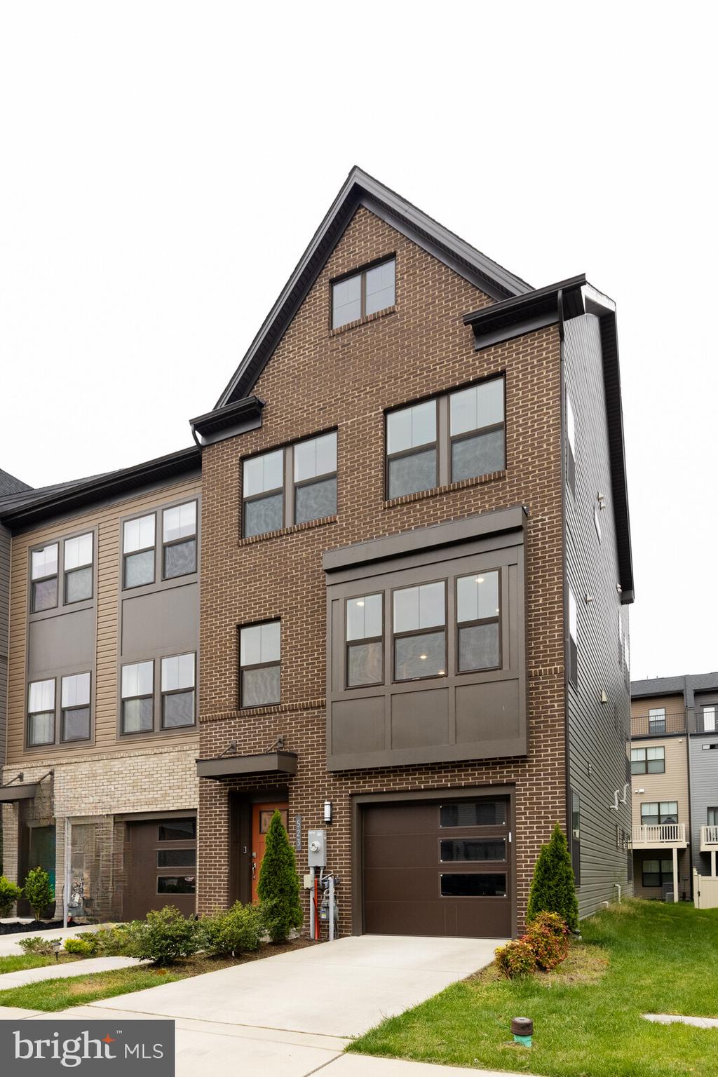 523 Levanna Ln