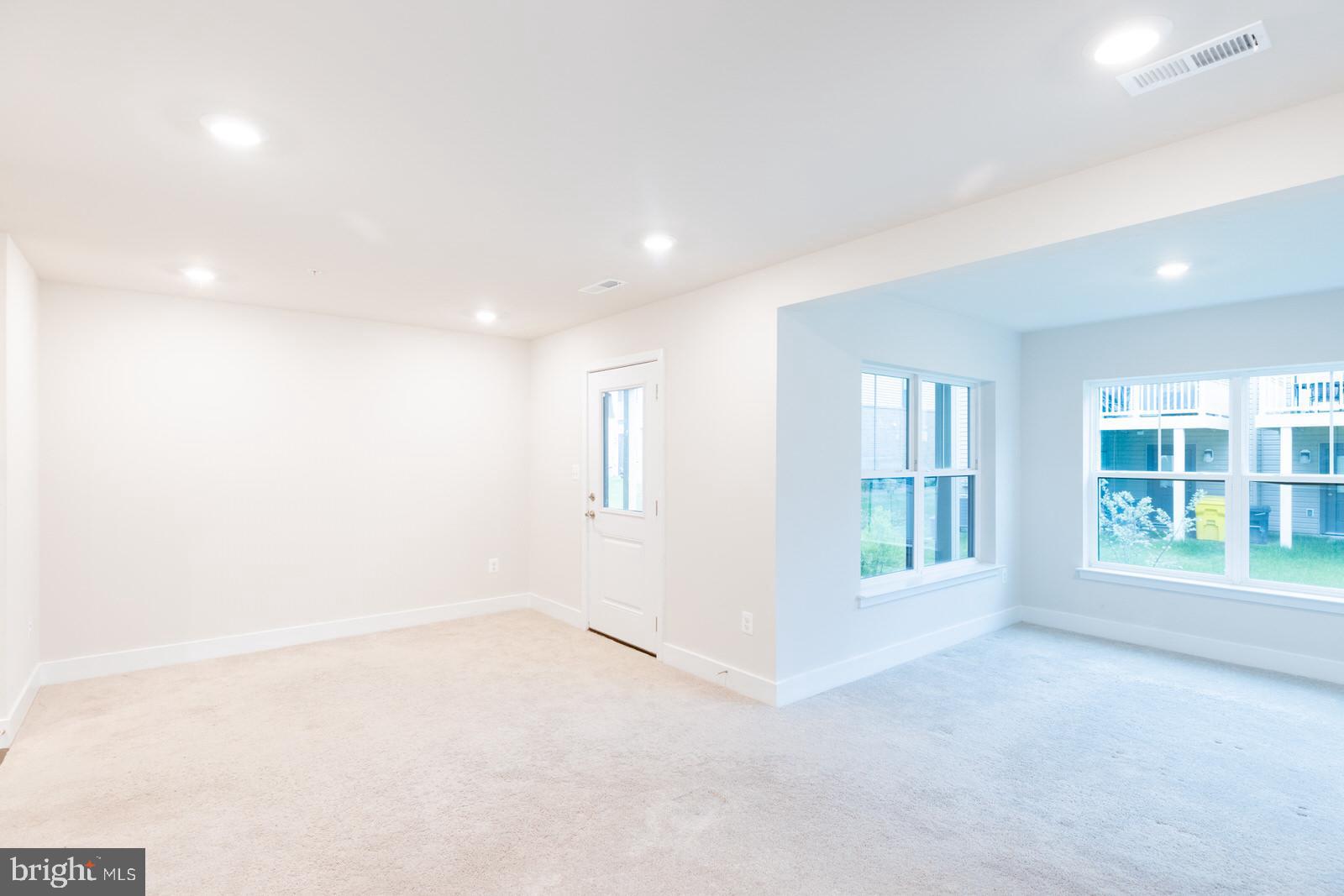 523 Levanna Ln
