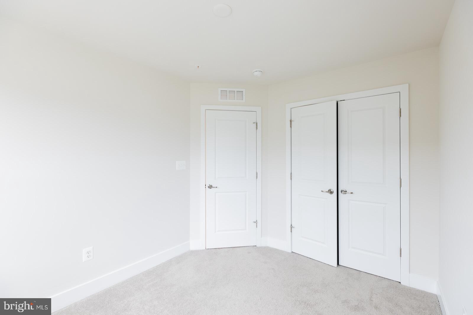 523 Levanna Ln