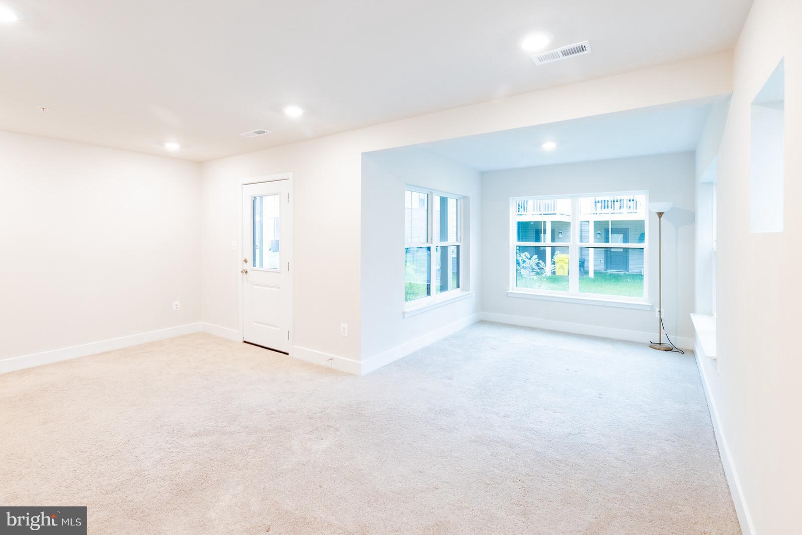 523 Levanna Ln