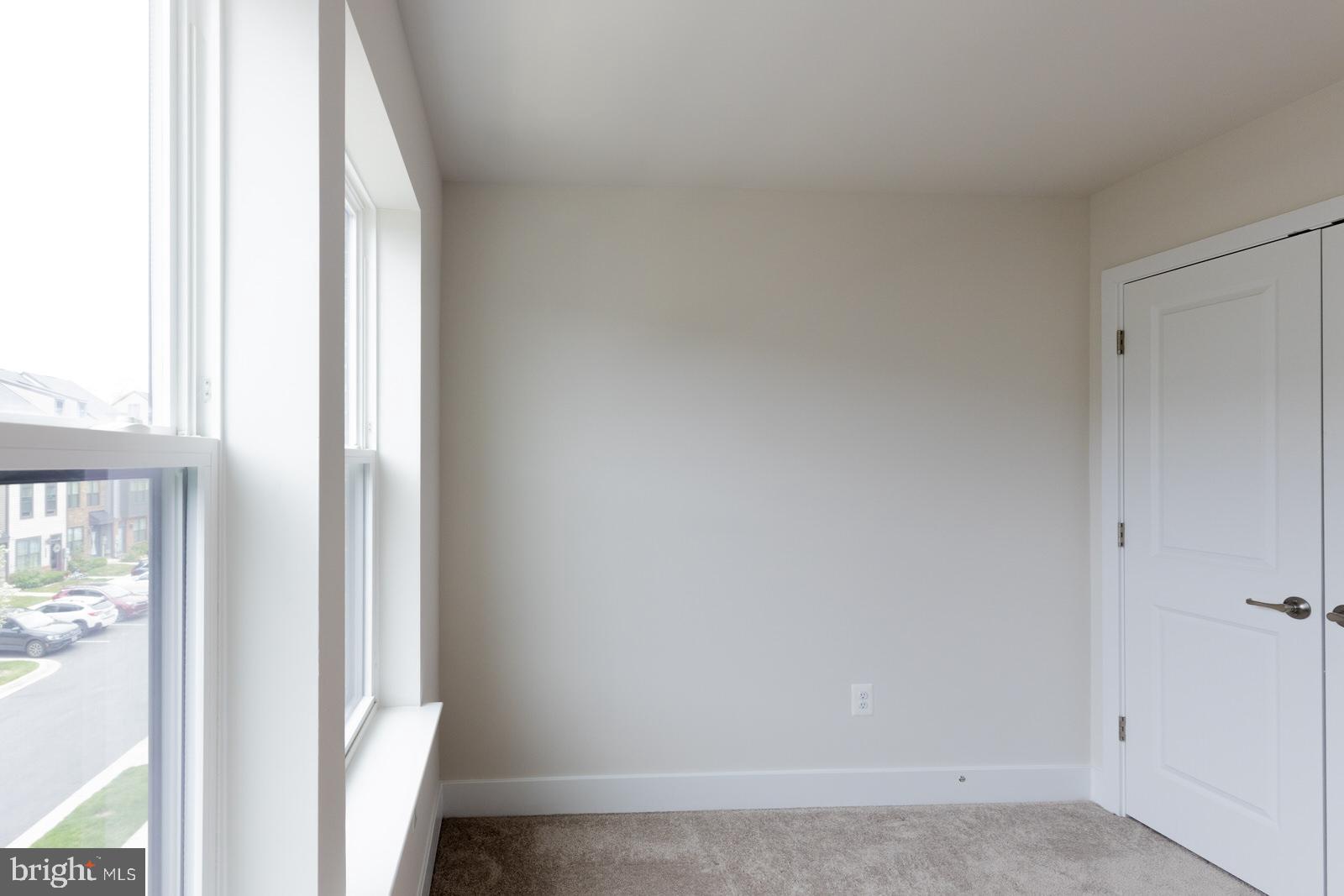 523 Levanna Ln