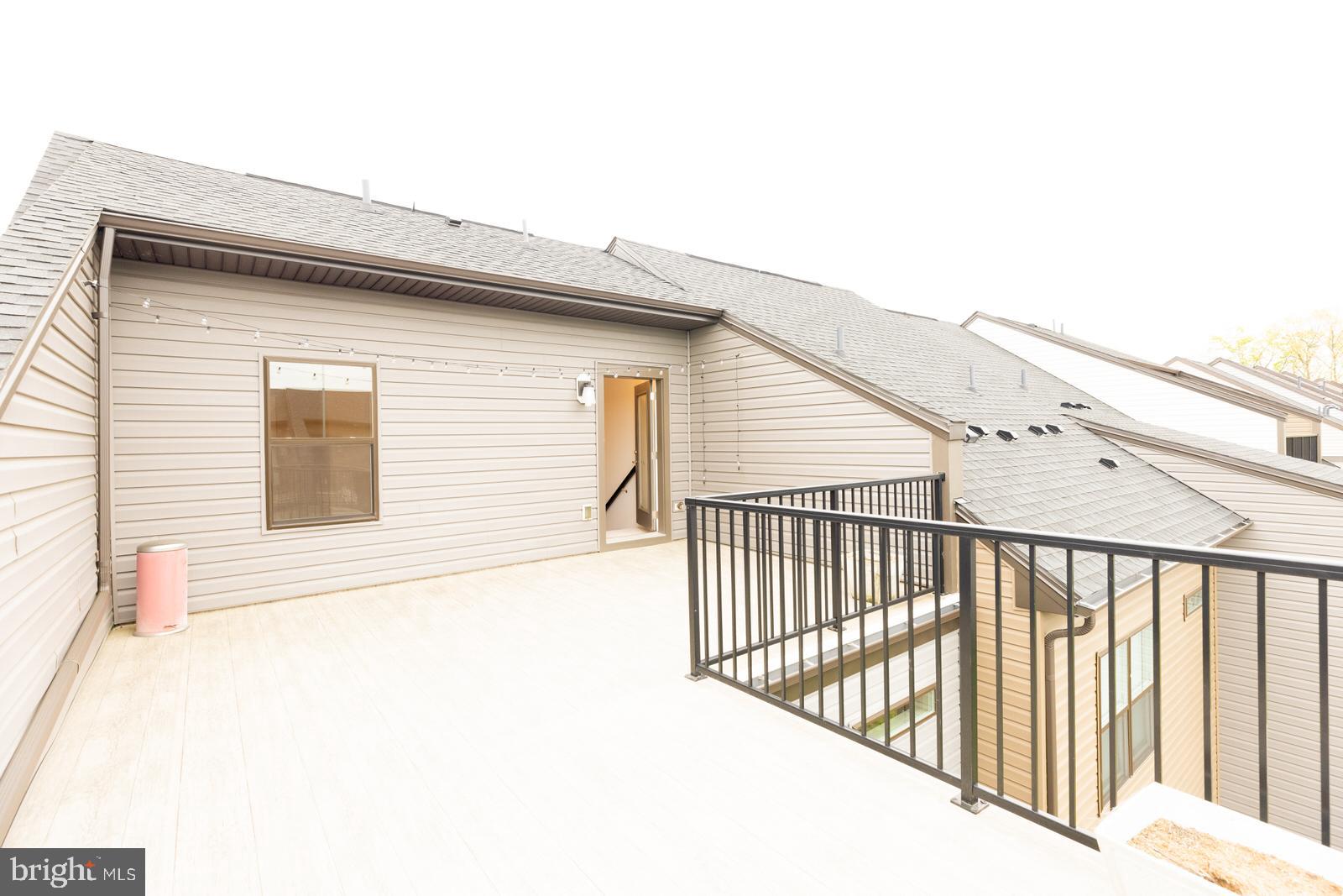 523 Levanna Ln
