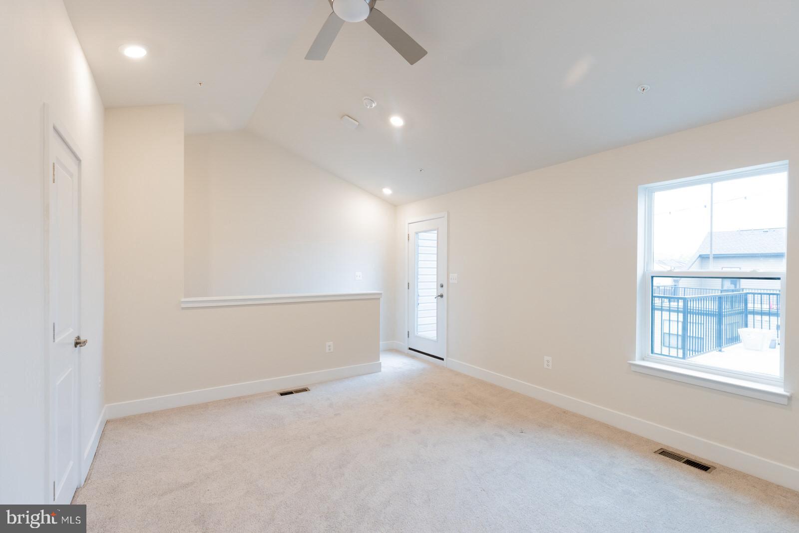 523 Levanna Ln