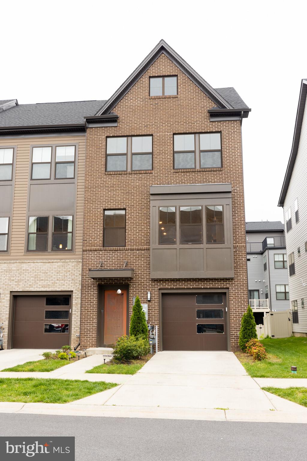 523 Levanna Ln