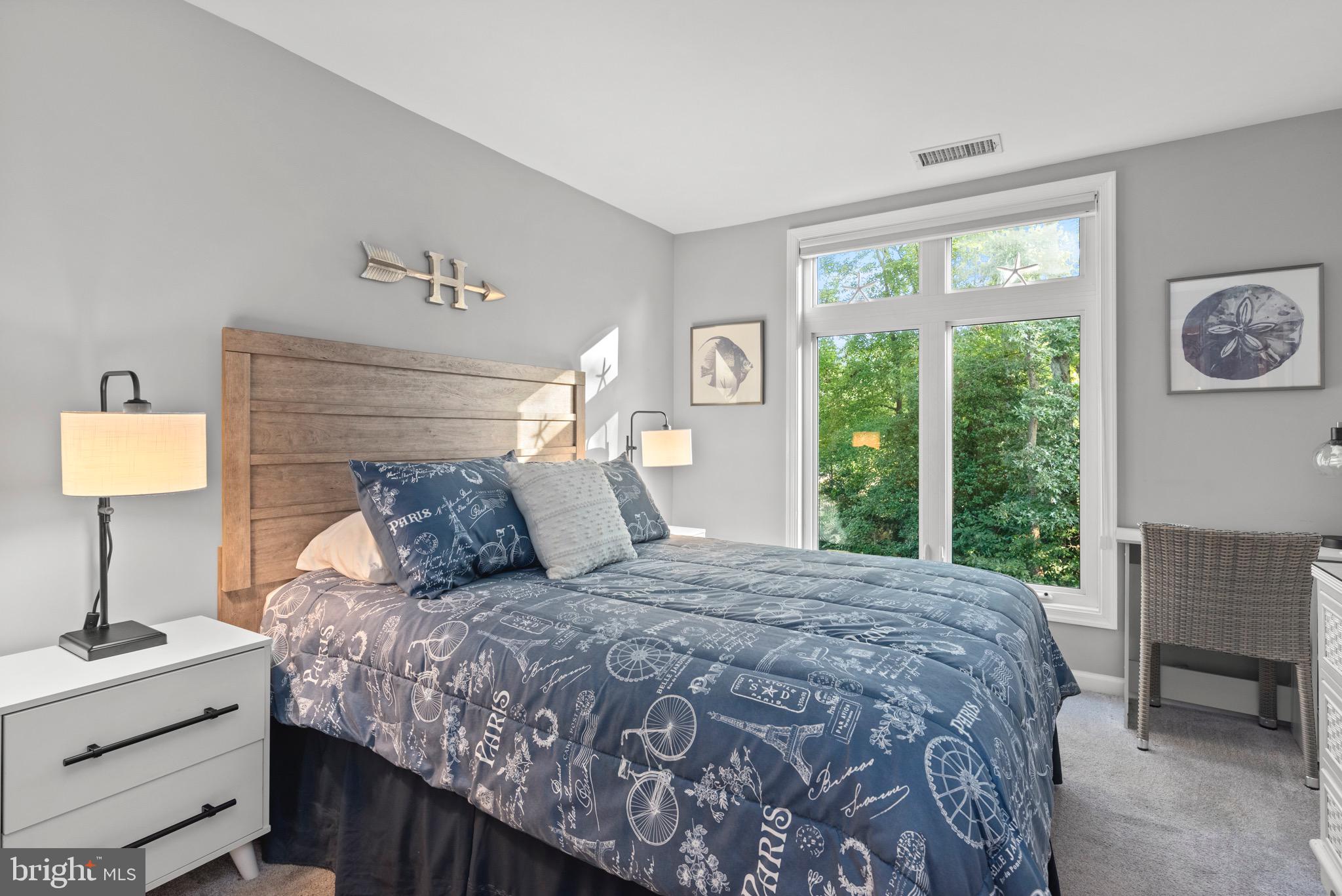 1142 Lake Heron Dr #2a