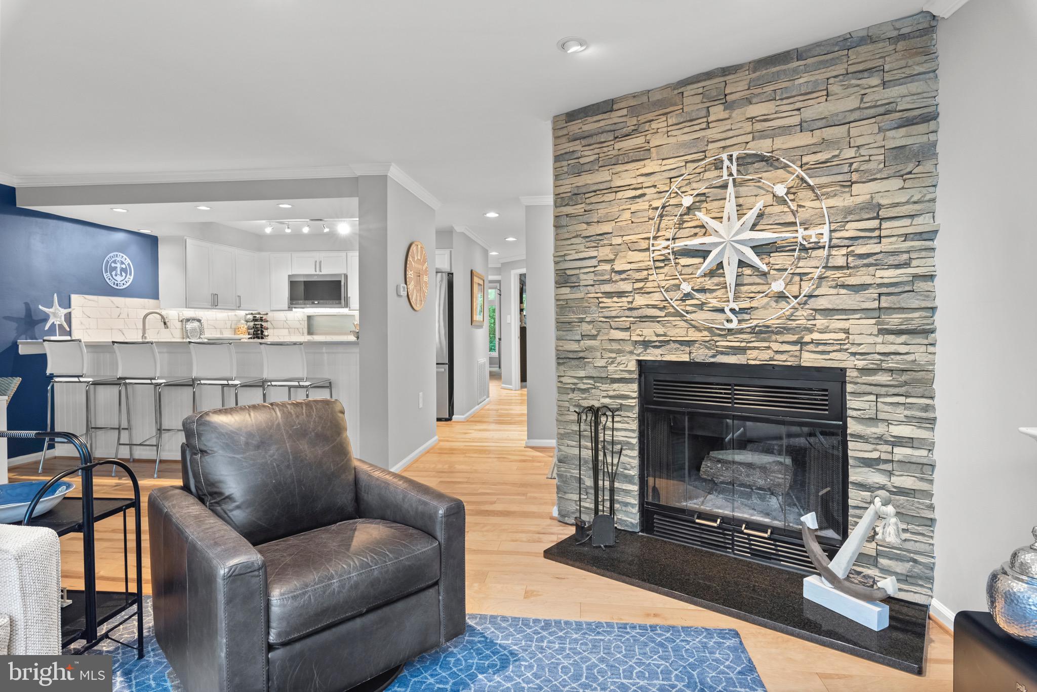 1142 Lake Heron Dr #2a