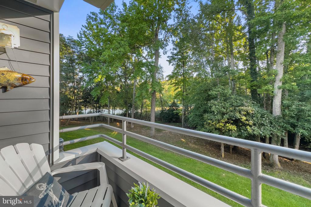 1142 Lake Heron Dr #2a