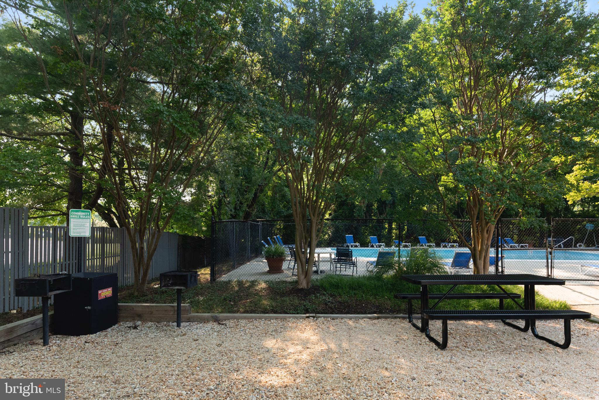 1142 Lake Heron Dr #2a