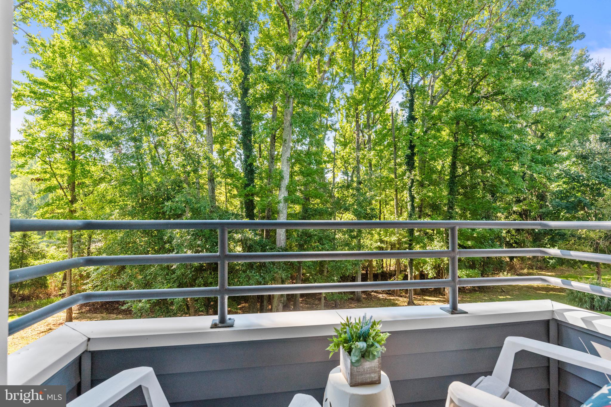 1142 Lake Heron Dr #2a