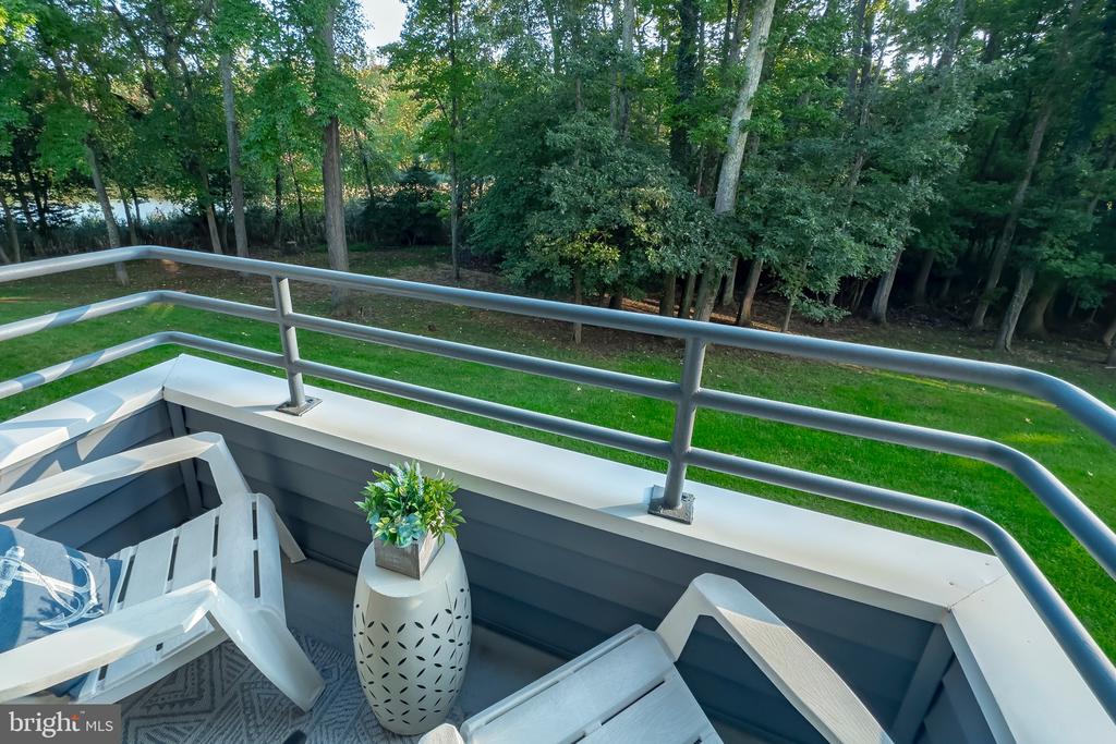 1142 Lake Heron Dr #2a