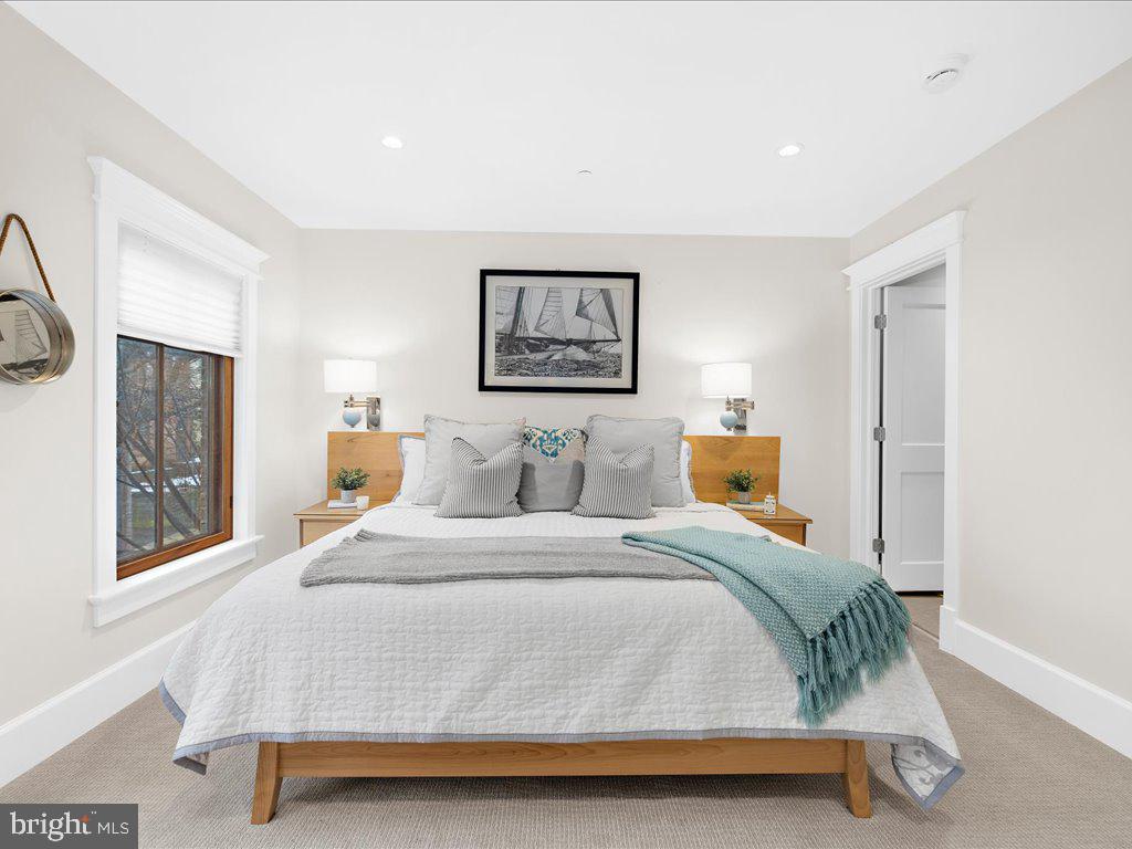 22 Dean St #2