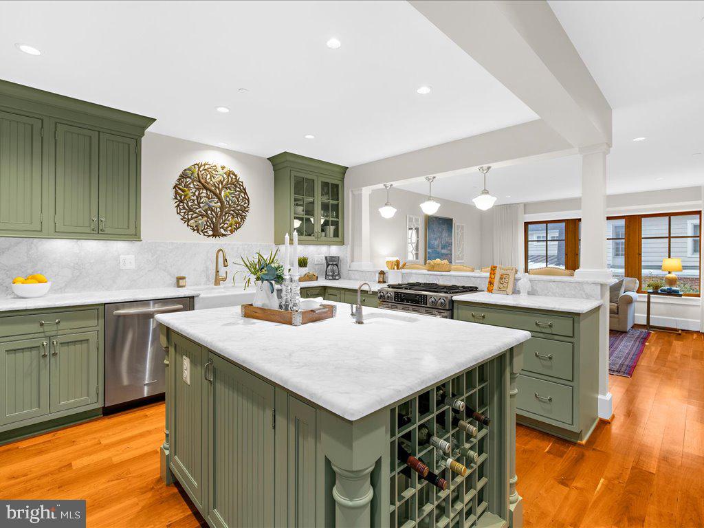 22 Dean St #2