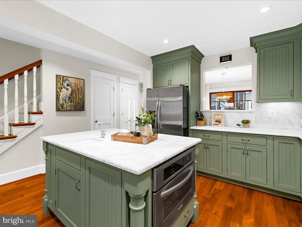 22 Dean St #2