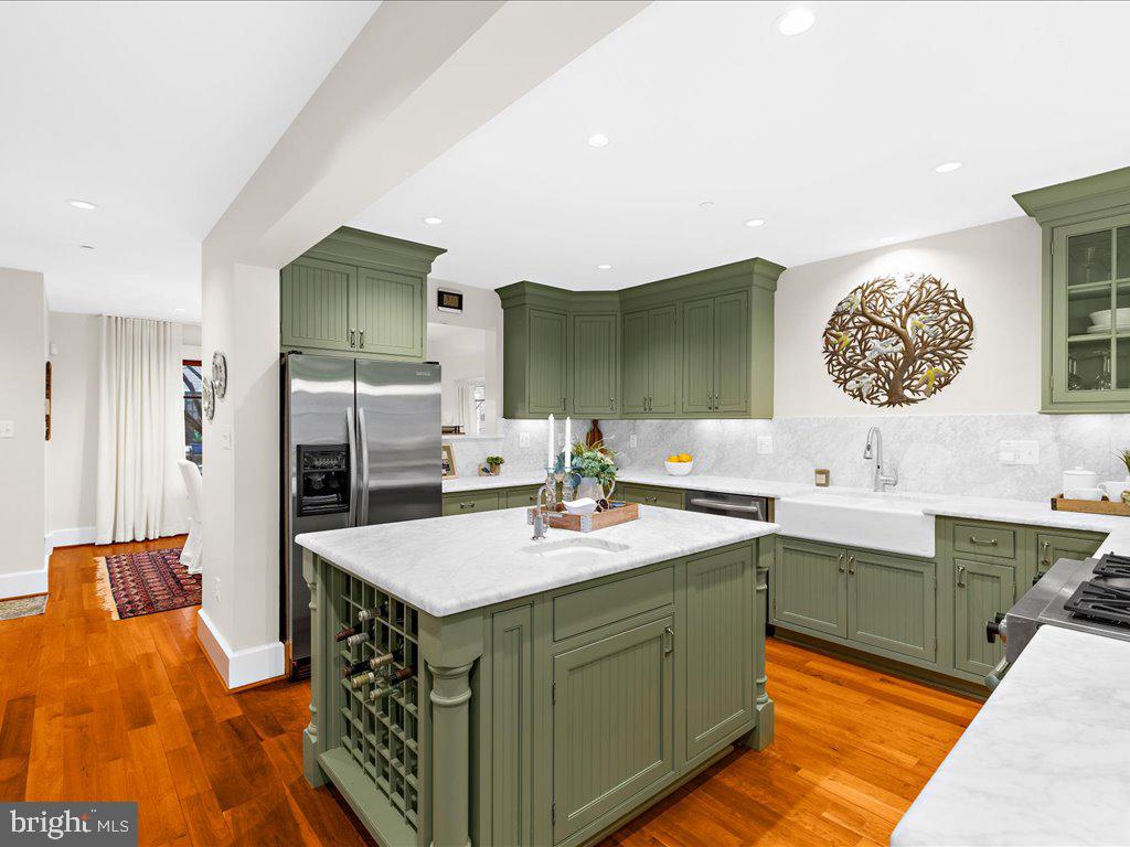 22 Dean St #2