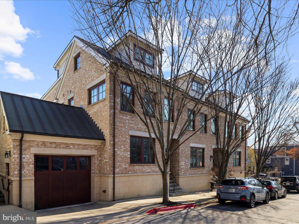 22 Dean St #2