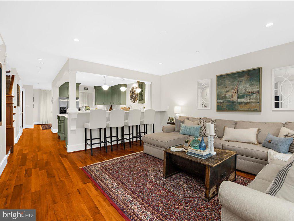 22 Dean St #2