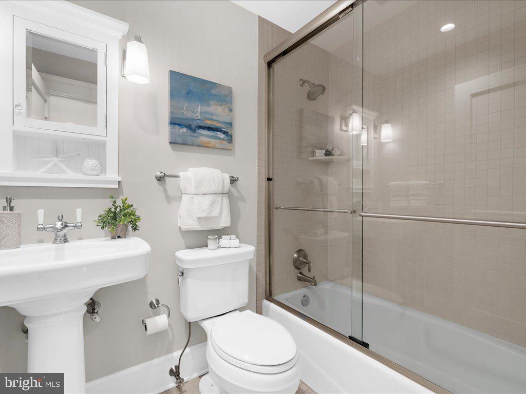 22 Dean St #2