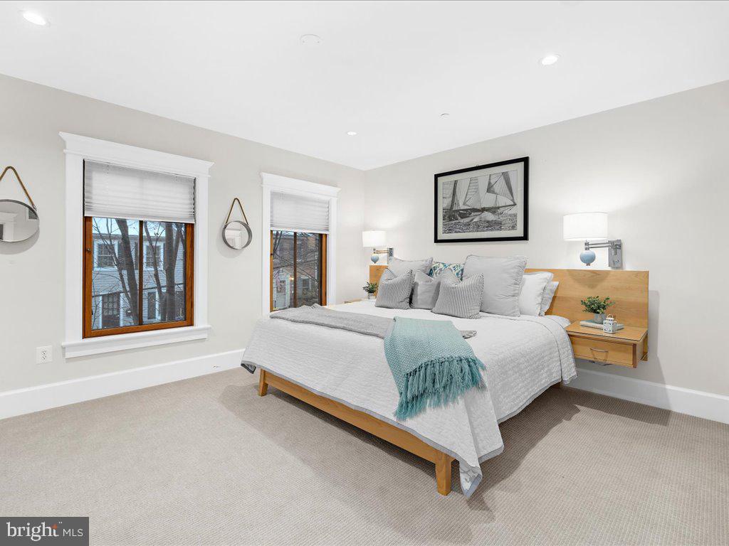 22 Dean St #2