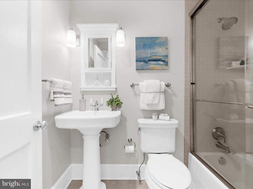 22 Dean St #2