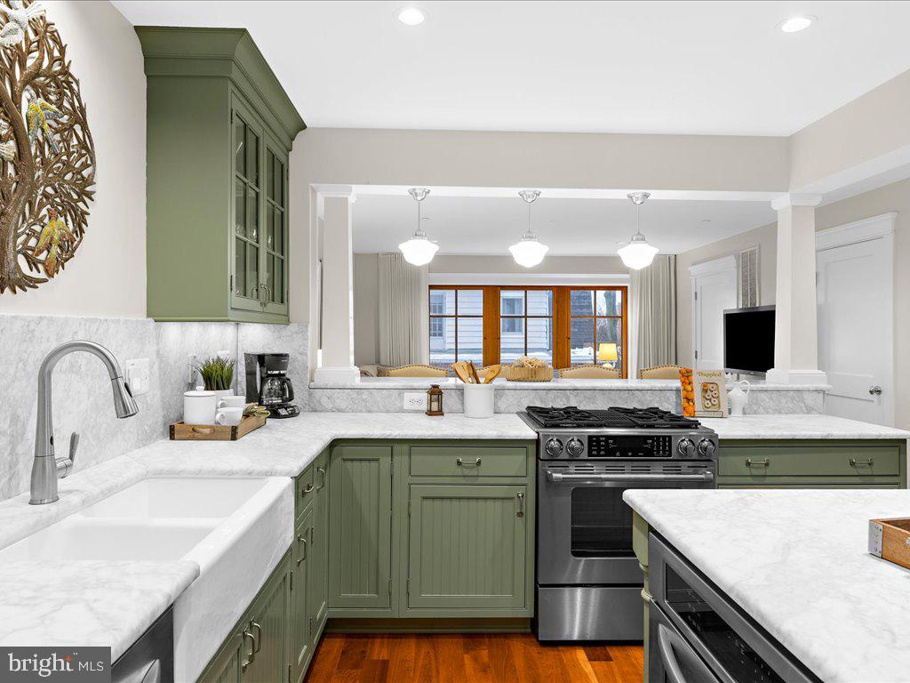 22 Dean St #2
