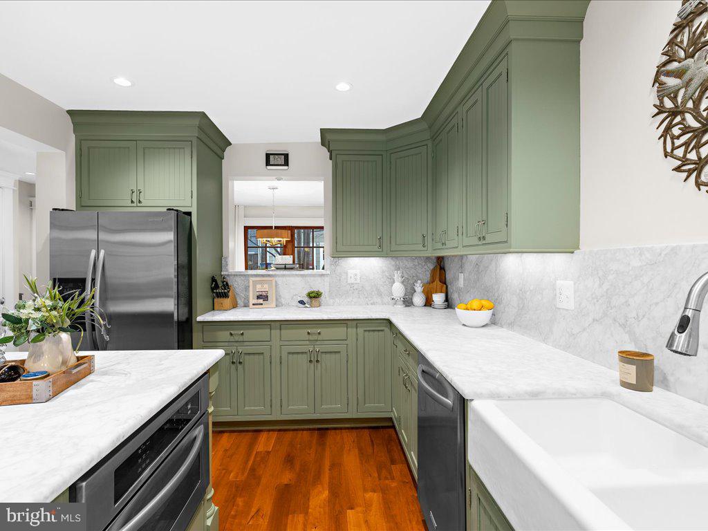 22 Dean St #2