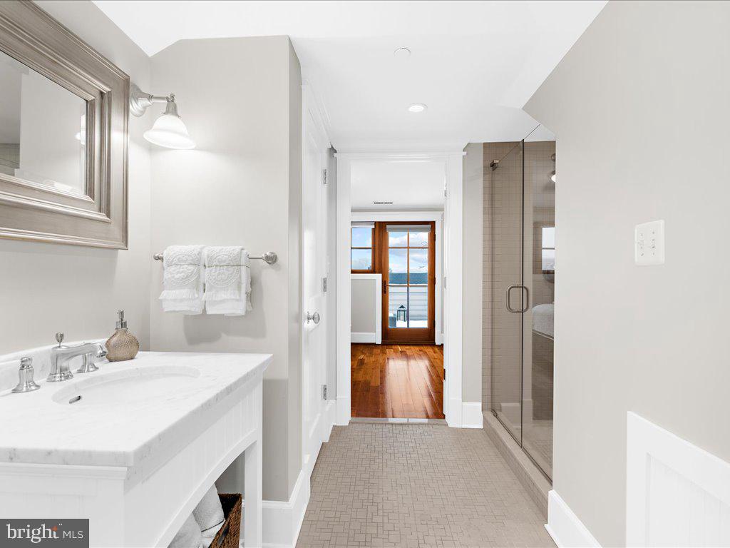 22 Dean St #2