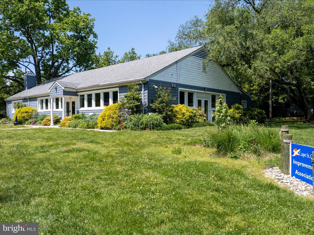 1152 Latrobe Dr