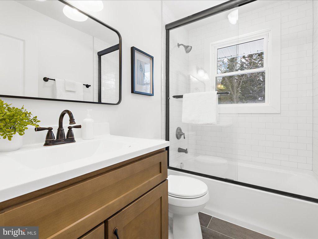 1152 Latrobe Dr