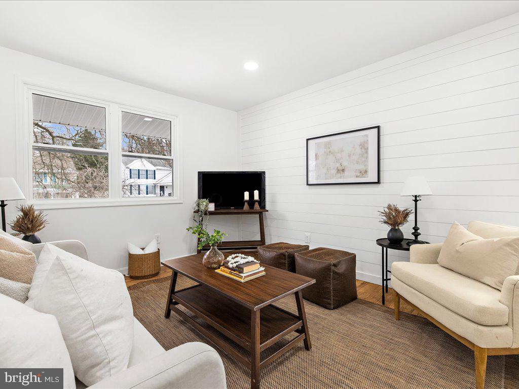 1152 Latrobe Dr