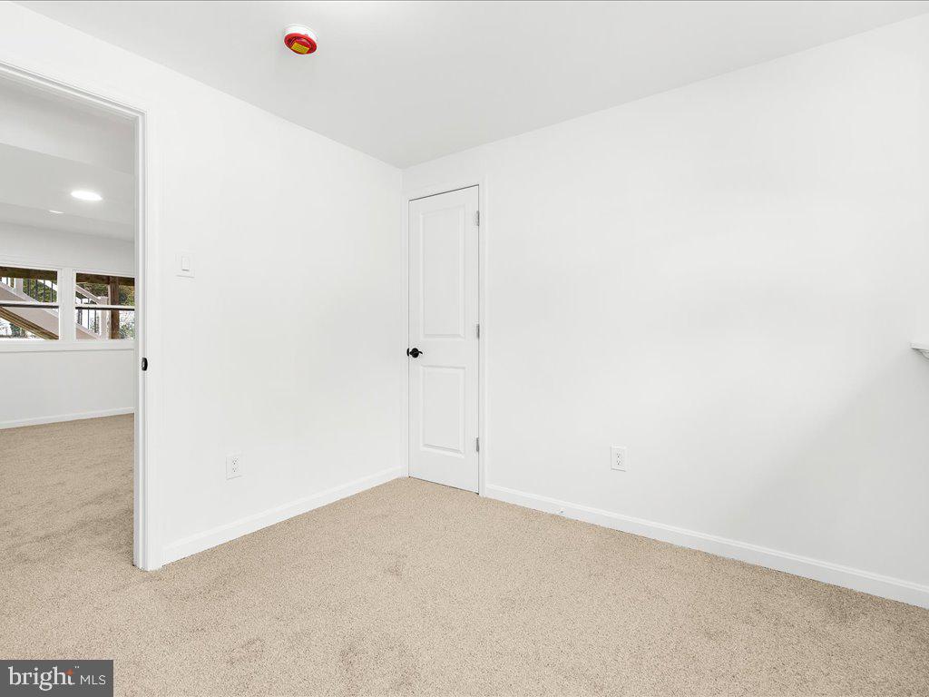 1152 Latrobe Dr