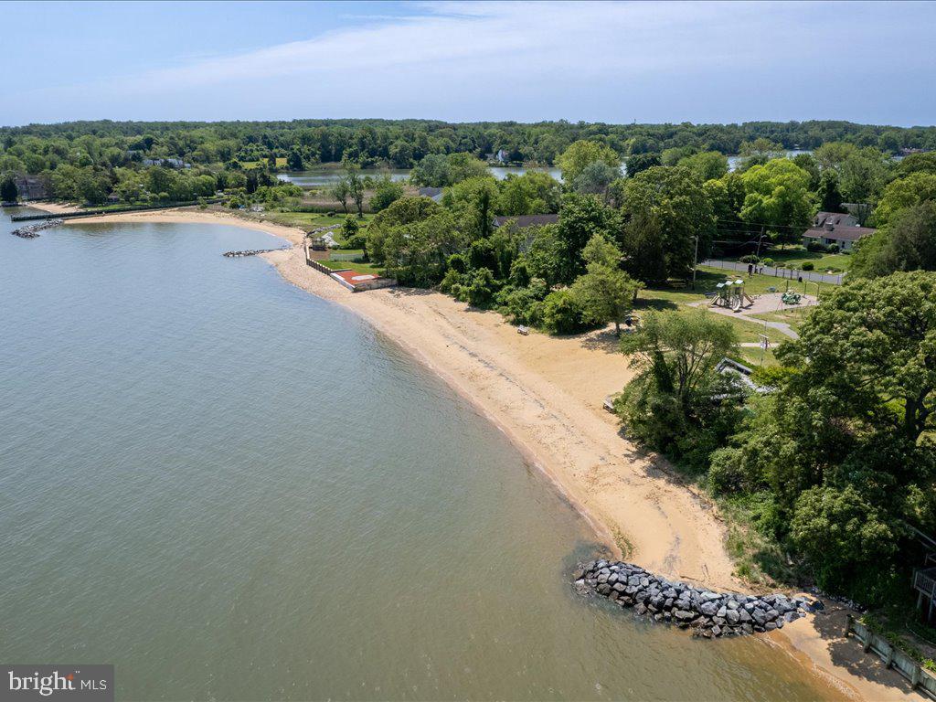 1152 Latrobe Dr