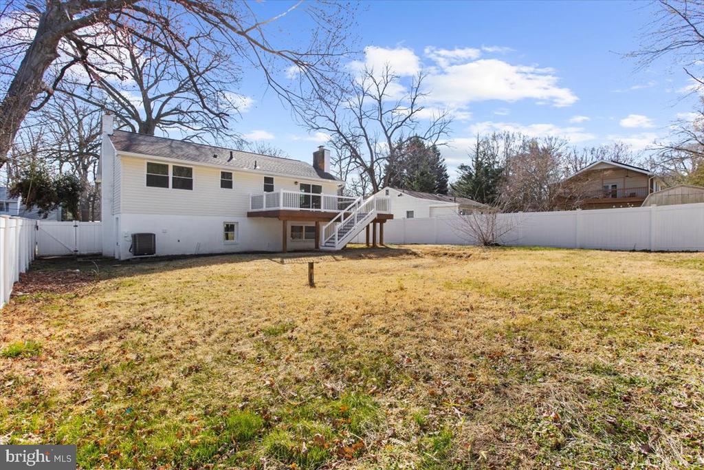 1152 Latrobe Dr