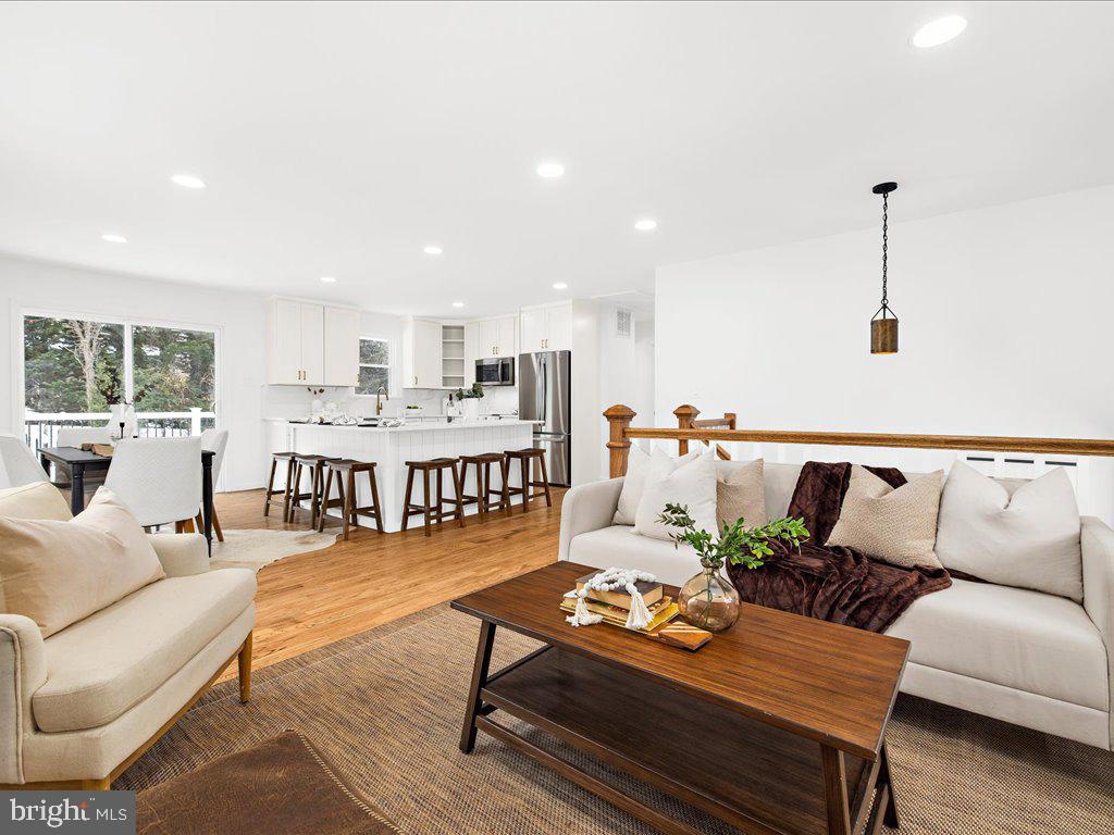 1152 Latrobe Dr