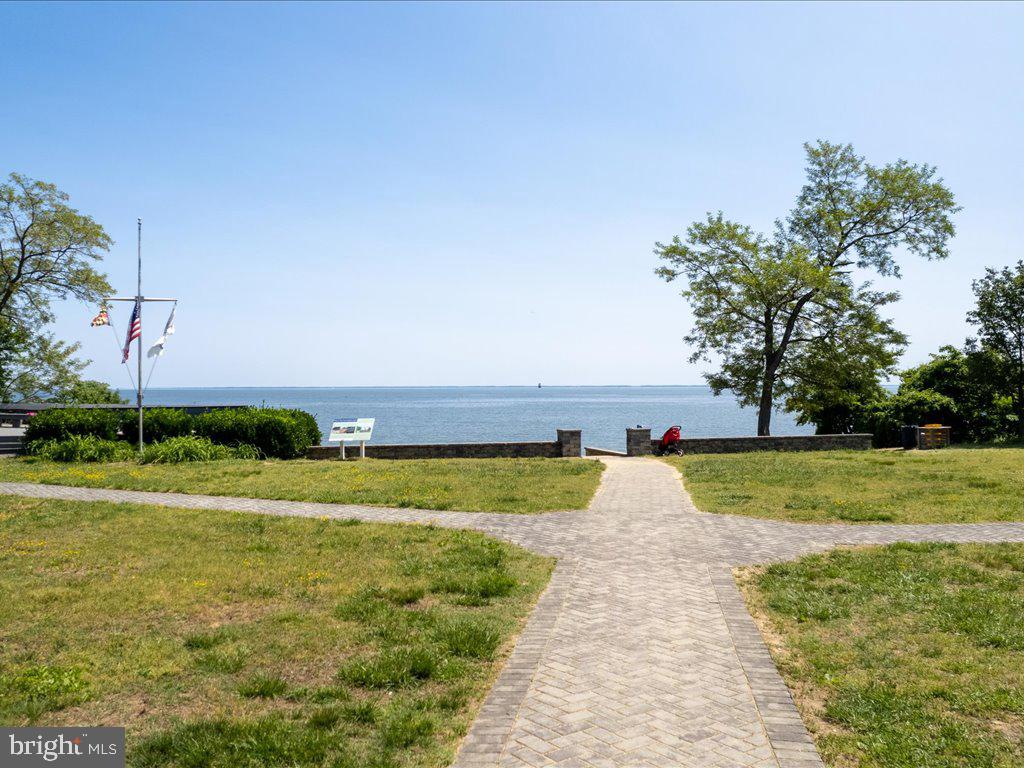 1152 Latrobe Dr