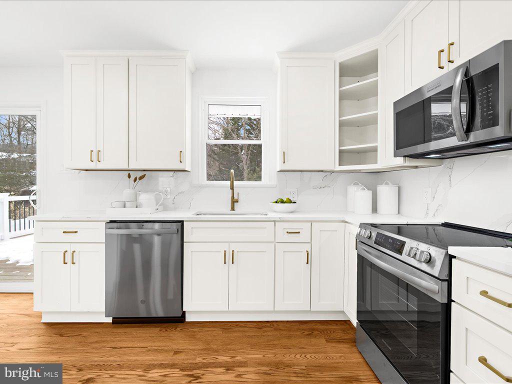 1152 Latrobe Dr