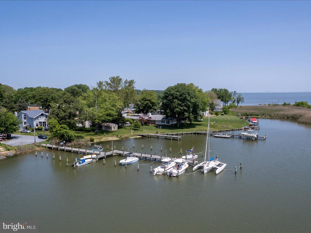 1152 Latrobe Dr