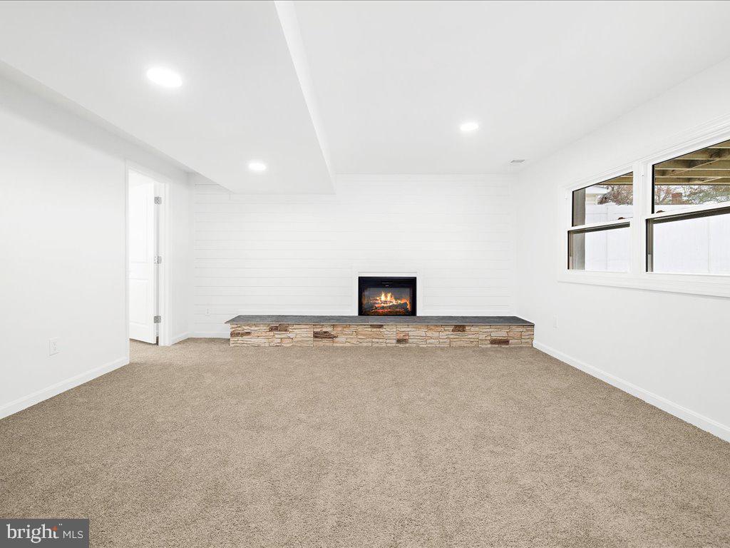 1152 Latrobe Dr