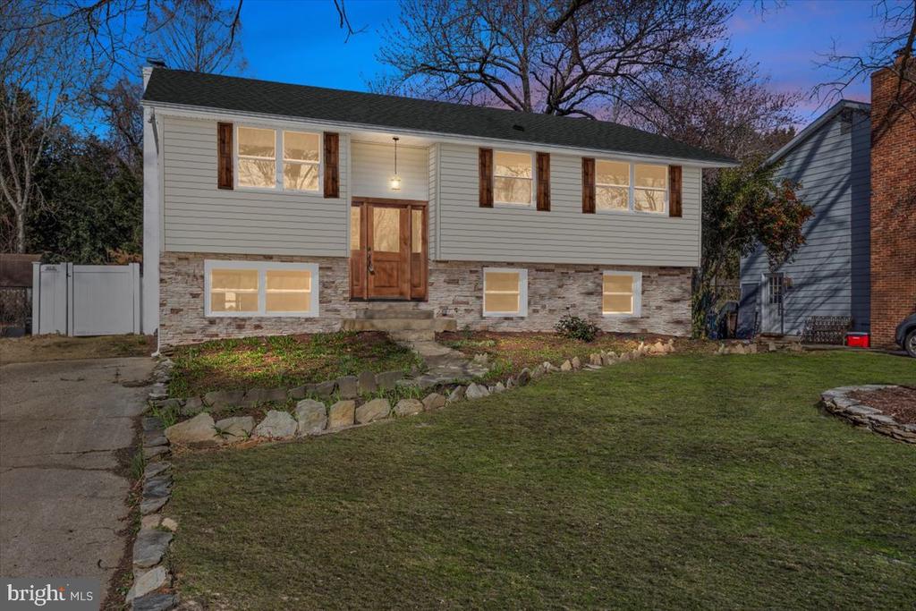 1152 Latrobe Dr